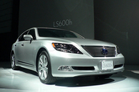 「LS600h」