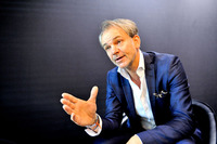 BMWグループのデザイン本部長、エイドリアン・ファン・ホーイドンク氏。