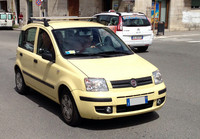 こちらもルーフレールにバーを追加している。