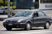 あまり売れなかった「ランチア・リブラ」はようやく1台。なお、この国ではかなりの確率でお役所のクルマ。