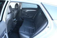 こちらは、後席の様子。