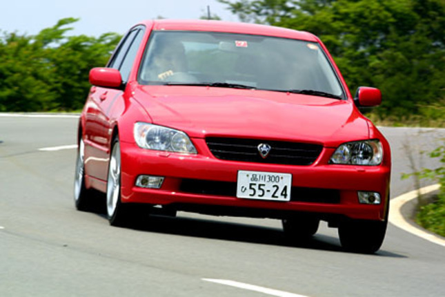 【スペック】全長×全幅×全高＝4505×1725×1420mm/ホイールベース＝2670mm/車重＝1470kg/駆動方式＝FR/3リッター直6DOHC24バルブ（220ps/5800rpm、30.0kgm/3800rpm）/車両本体価格＝276.0万円（テスト車＝336.7万円）