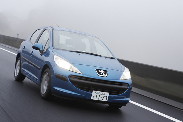 【スペック】全長×全幅×全高＝4030×1750×1480mm／ホイールベース＝2540mm／車重＝1170kg／駆動方式＝FF／1.4リッター直4（88ps/5250rpm、13.6kgm/3250rpm）／価格＝210.0万円（テスト車＝同じ）
