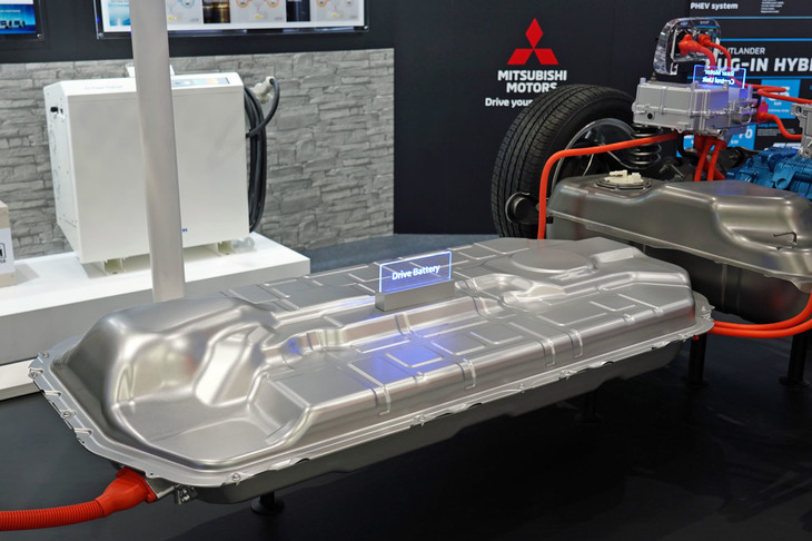 フロア下に搭載された駆動用バッテリー。