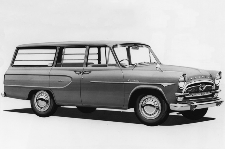 1961年7月に加わった「トヨペット・マスターライン1900」シリーズには、新たに4ドアバンも設定された。翌年9月にはフルモデルチェンジを迎えるので、この1900シリーズの寿命は1年ちょっとしかなかった。