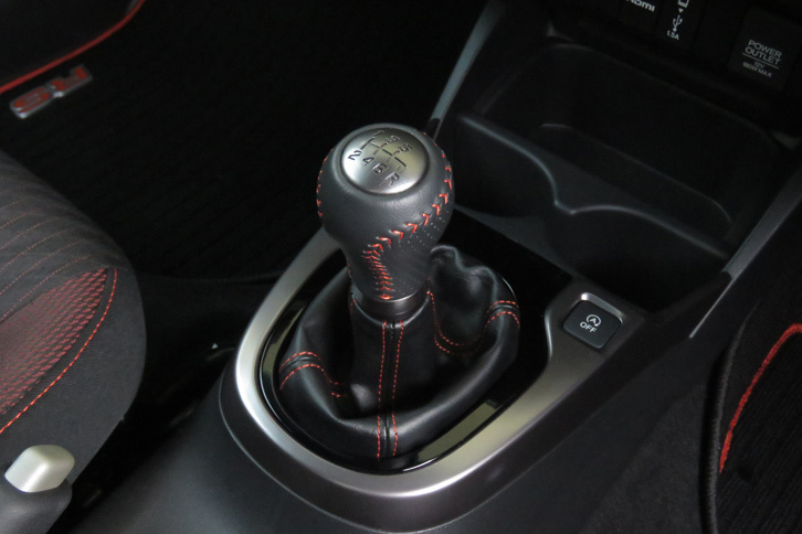 ホンダ・フィットRS Honda SENSING（シフトノブ）
