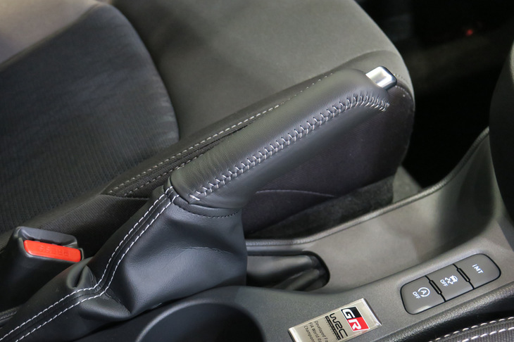 トヨタGRヤリスRZ（サイドブレーキ）