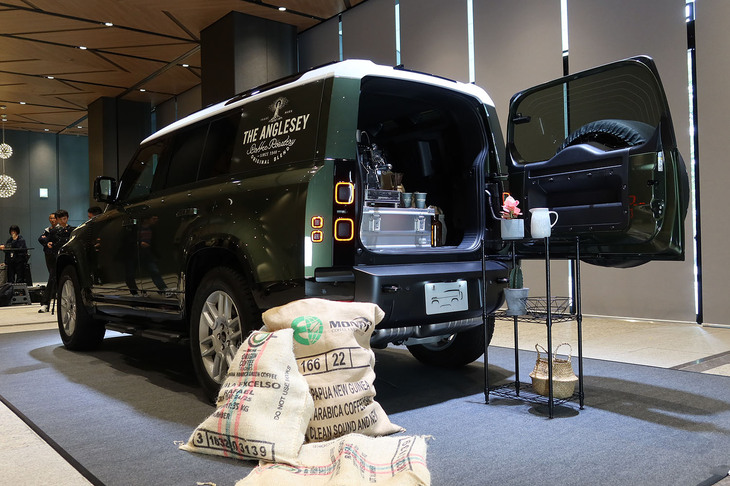 ディフェンダー110ハードトップX-DYNAMIC SE D350　※COFFEE SUPREME JAPANとのコラボ展示