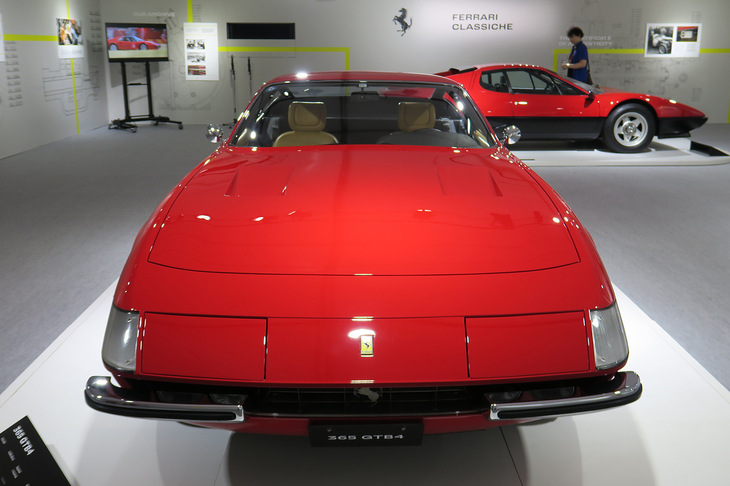 フェラーリ365GTB/4