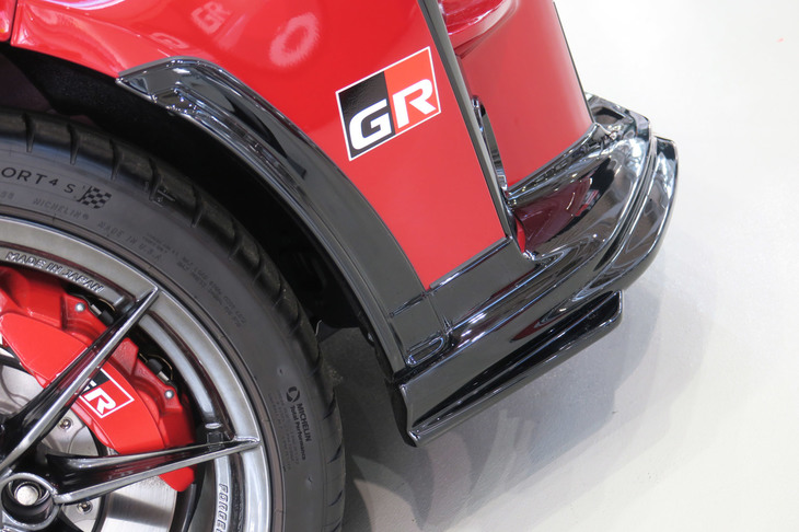 「トヨタGRヤリスRZ“ハイパフォーマンス”」の用品装着車（フロントスポイラー）