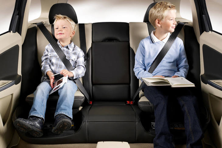 1978年には世界で初めて車内設置型のチャイルドクッションを開発。チャイルドセーフティーの先駆者としても貢献してきた。