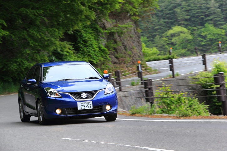 
	ミリ波レーダー方式の自動緊急ブレーキや、前走車追従機能付きクルーズコントロールを全車標準装備とするなど、運転支援システムは充実している。
	