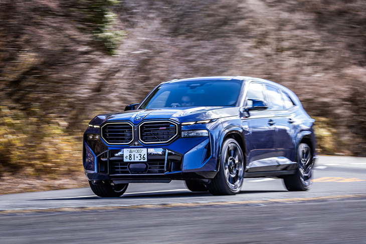 今回試乗した「XMレーベル」のボディーカラーは「BMWインディビジュアルスペシャルペイント」で、「セピアII」と呼ばれるもの。84万円の有償色となる。