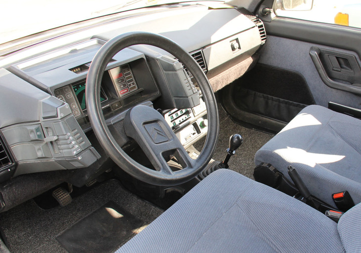 初期型「シトロエンBX」（1982年発表）のダッシュボード。この未来感と攻撃性のあるデザインからすると、今日のクルマのダッシュボードがいかにコンサバティブであるかが分かる。