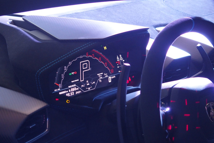 ランボルギーニ・ウラカンSTO（メーターパネル）