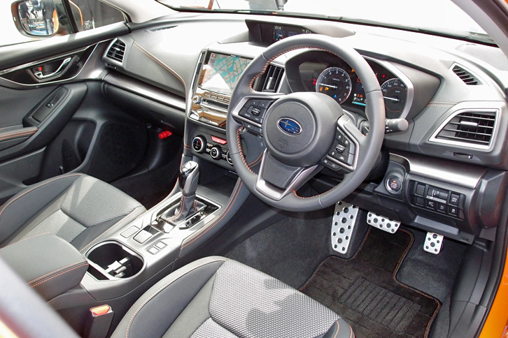 インテリアの様子。空間の広がりと精緻（せいち）な質感を表現したとアピールされる。