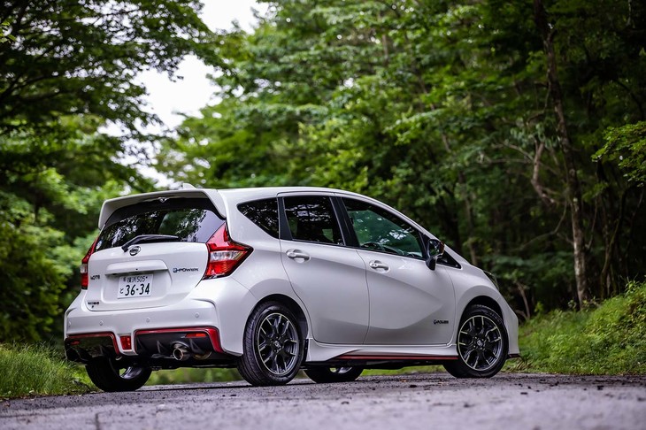 「e-POWER NISMO S」のボディーサイズは全長×全幅×全高＝4165×1695×1535mm、ホイールベース＝2600mm。この数値は109ps仕様の「e-POWER NISMO」と同一となっている。