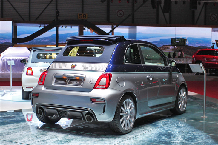 アバルト695リヴァーレ（エクステリア）