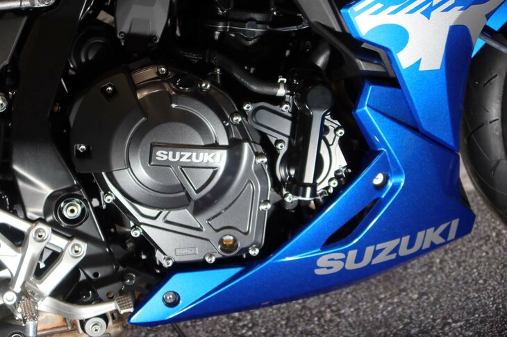 スズキGSX-8R