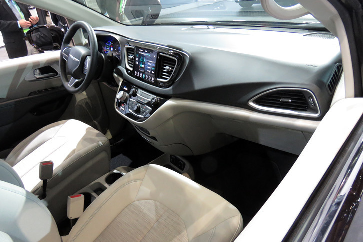 クライスラー・パシフィカ ハイブリッド