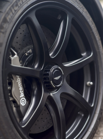 ヴァンテージGT12ロードスター（フロントホイール）