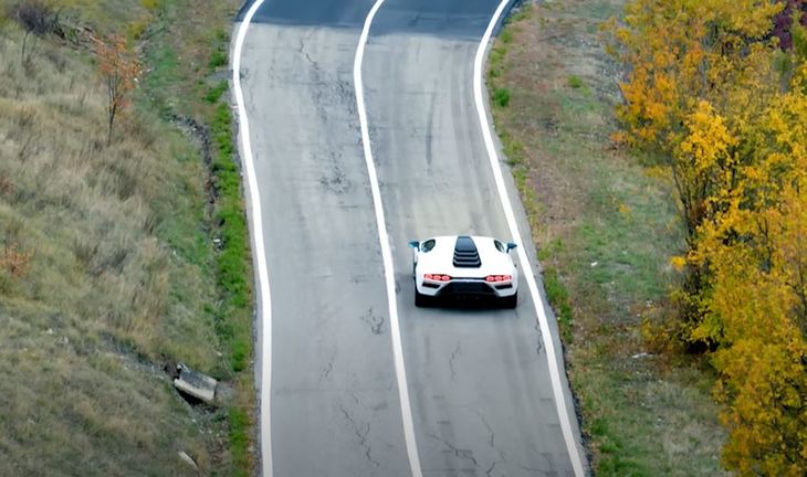 新しい「カウンタック」もまた、写真が子供部屋に貼られるような名車になるだろうか。数十年後に出るその結論も、楽しみではある。