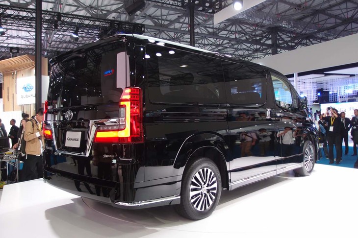 トヨタ・グランエース　※トヨタ車体のブースに展示