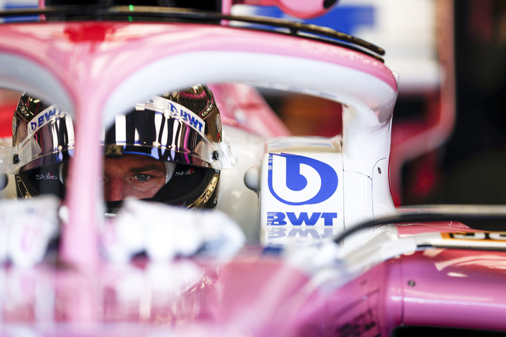 今季好調のレーシングポイントに緊急事態発生。イギリスGPの前日になってセルジオ・ペレスのウイルス感染が発覚し、急きょピンチヒッターを探す必要に迫られた。白羽の矢が立ったのは、昨季末でF1を引退したニコ・ヒュルケンベルグ（写真）。32歳のドイツ人ドライバーにとっても急転直下のカムバックとなったが、ほぼぶっつけ本番でマシンに乗り込み予選13位と健闘。レースに期待をかけたが、スタート前にエンジンが不調で始動できず出走ならず。チームメイトのストロールは、気温が高かった初日こそフリー走行でトップタイムを記録するも、涼しくなった土曜日の予選では苦しみ、なんとかQ3に進出しての6番手。レースではルノーやアルファタウリに先を越され9位だった。（Photo=Racing Point）