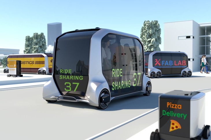 EVとMaaS（モビリティー・アズ・ア・サービス）との親和性も重視しているトヨタは、2018年1月にMaaS専用の「e-Palette Concept（e-パレット コンセプト）」を発表した。事業者のニーズに合わせて内装を自由に変更することができ、さまざまな移動サービスを可能にするという。