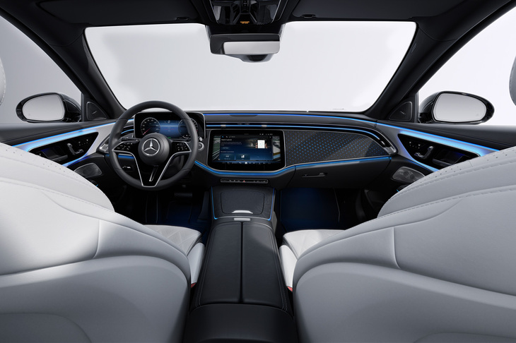 メルセデス・ベンツEクラス（インストゥルメントパネルまわり）