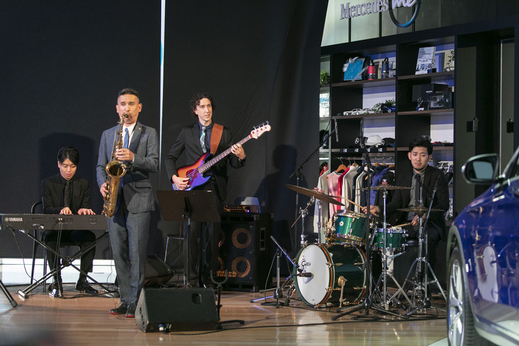 発表会では、10月12日に東京・日本橋で開催される「モントルー・ジャズ・フェスティバル・ジャパン 2019」に出演する石川周之介カルテットが演奏を披露。メルセデス・ベンツ日本が同イベントの後援を行う縁で、今回のパフォーマンスが実現したという。日本橋の会場には最新の「GLC／GLCクーペ」も展示される予定だ。