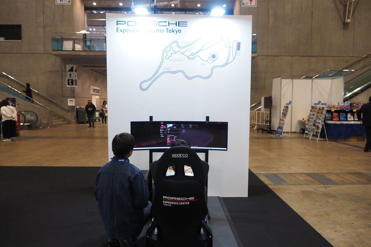 「オートモビル カウンシル2026」のポルシェジャパンブースの様子。