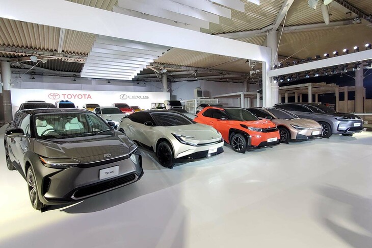トヨタのBEV「bZ」シリーズ。写真左から「bZ4X」「bZ COMPACT SUV」「bZ SMALL CROSSOVER」「bZ SDN」「bZ LARGE SUV」。