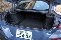 トランクルームの容量は420リッター。50：50の分割可倒式リアシートバックを採用し、長尺物も収容可能となる。