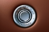 創業者のウィリアム・ライオンズが「ジャガー」というブランド名を使いはじめたのは1935年のこと。今年で85年を迎える、伝統ある名称なのだ。