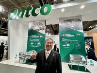 ジヤトコの佐藤朋由社長。「人とくるまのテクノロジー展2023」のブースで姿を見つけたので、小沢コージがあれこれ聞いてきました！