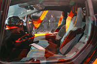 車内空間については、居住性の改善もトピックとして挙げられている。