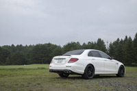 2016年11月のロサンゼルスショーでデビューした「メルセデスAMG E63 S 4MATIC＋」。日本市場では2017年5月に発売された。