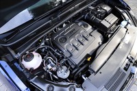 最高出力177PS、最大トルク380N・mの2リッター直4ディーゼルターボエンジンを搭載。トランスミッションは、6段のデュアルクラッチ式ATが組み合わされる。駆動方式はFF。