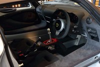 「エキシージ スポーツ380」のインテリア。