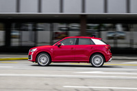 アウディの伝統にのっとって、ドアパネルとガラスエリアの比率は2：1になるようデザインされている。最低地上高は145mm。