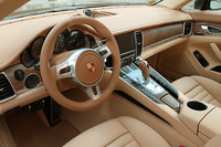 ポルシェ・パナメーラ（FR/6MT）／ポルシェ・パナメーラ4（4WD/7AT）【海外試乗記】の画像