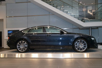 ホイールベースは2915mmで、これもA8とA6の中間のサイズ。