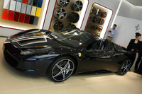 「フェラーリ・テーラーメイド」を利用して製作した、“武士道”をテーマにしたという「458スパイダー」。
    