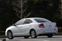 【スペック】
	アリオンA20“Sパッケージ”：全長×全幅×全高＝4565×1695×1470mm／ホイールベース＝2700mm／車重＝1240kg／駆動方式＝FF／2.0リッター直4DOHC16バルブ（155ps/6000rpm、19.6kgm/4000rpm）／価格＝218万4000円（テスト車＝263万2350円／音声案内クリアランスソナー+リアフォグランプ+SRSサイドエアバッグ（運転席・助手席）＆SRSカーテンシールドエアバッグ（前後席）+G-BOOK対応DVDボイスナビゲーション付ワイドマルチAVステーション+音声ガイダンス機能付カラーバックガイドモニター+TVアンテナ+ボディカラー（ホワイトパールクリスタルシャイン）＝44万8350円）
	 