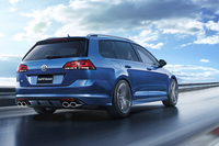ホットなワゴン、VWゴルフR ヴァリアント発売の画像