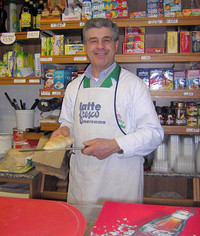 アルマンド・ロレンツェッティさん。