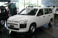 「サクシードU」
    