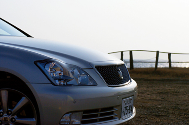 【スペック】全長×全幅×全高＝4840×1780×1470mm/ホイールベース＝2850mm/車重＝1600kg/駆動方式＝FR/3リッターV6DOHC24バルブ（256ps/6200rpm、32.0kgm/3600rpm）/車両本体価格＝441万円（テスト車＝489万4050円）