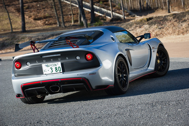 2017年10月に日本でもお披露目された「エキシージ スポーツ380」。ボディーの軽量化やエンジンのパワーアップなど、大幅な改良によって動力性能が高められている。